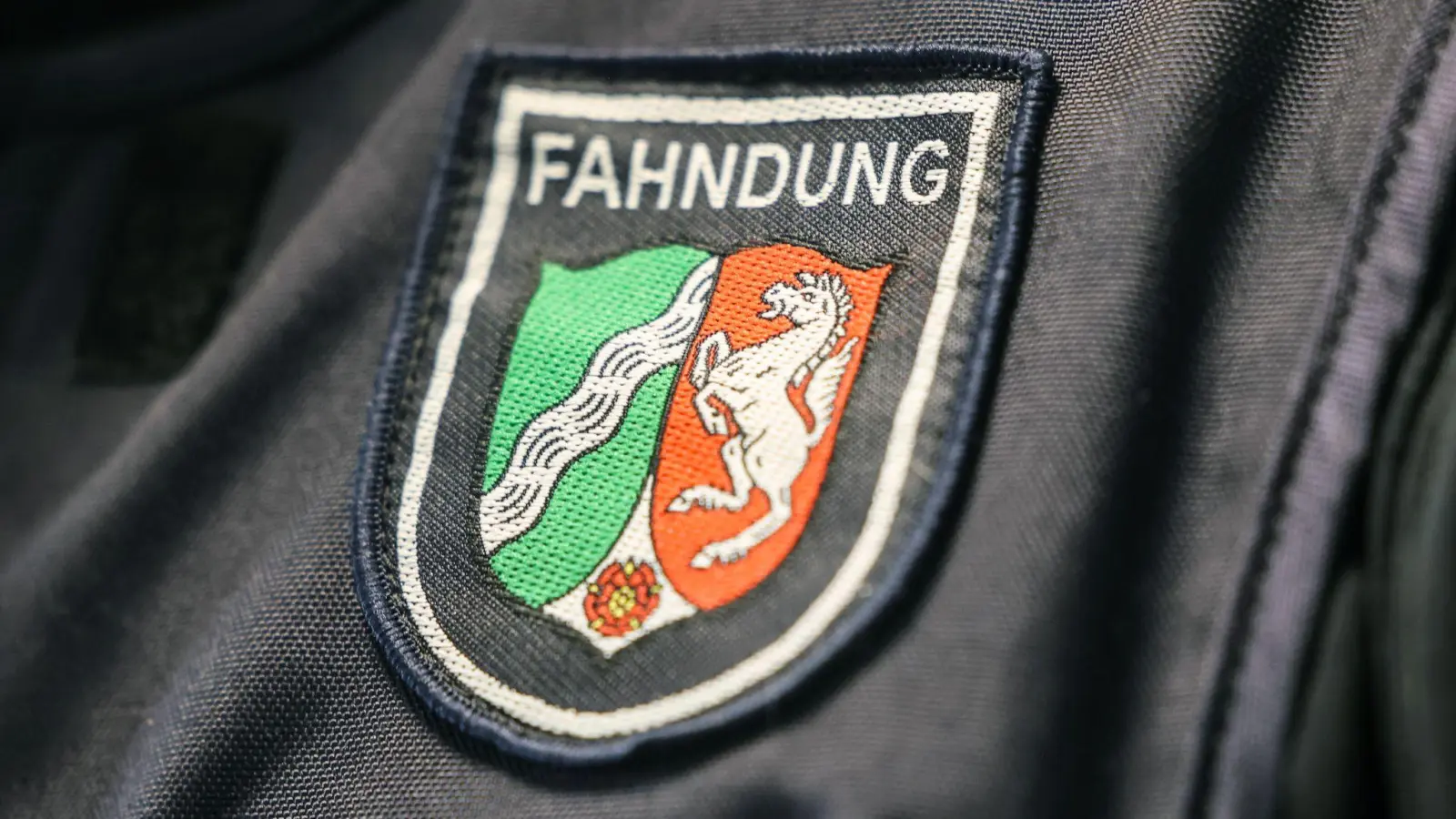 Steuerfahnder gehen gegen Briefkastenfirmen in Steueroasen vor (Symbolbild) (Foto: Oliver Berg/dpa)