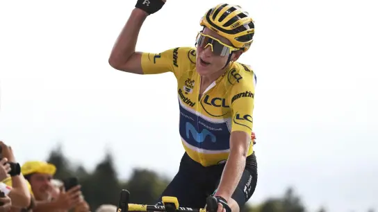 Annemiek van Vleuten machte das Double aus Giro- und Tour-Sieg perfekt. (Foto: Jeff Pachoud/AFP/dpa)
