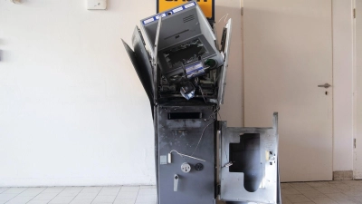 Blick auf einen zerstörten Geldautomaten. (Foto: Paul Zinken/dpa/Symbolbild)
