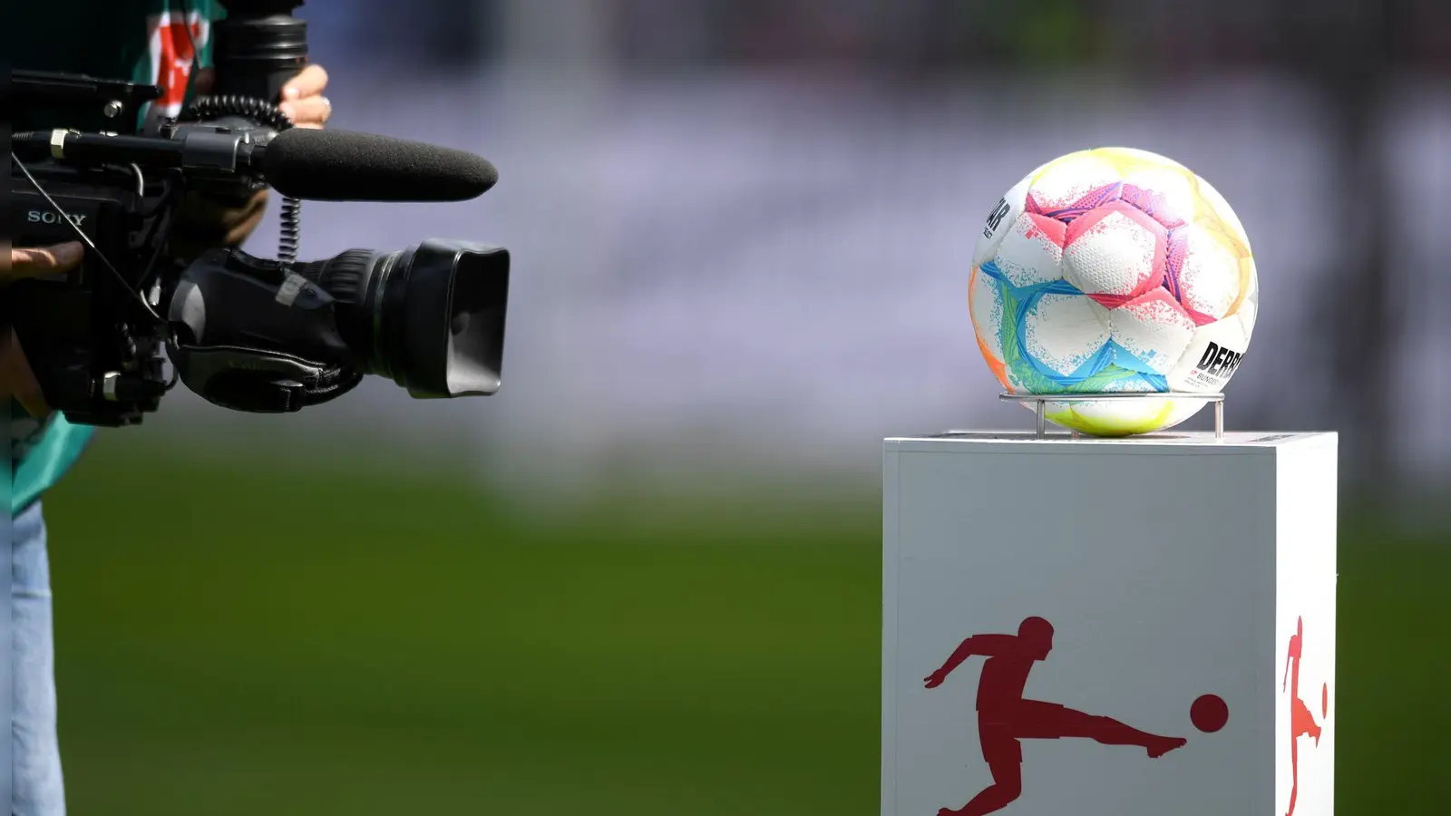 Mit Übertragungen soll die Vermarktung der Regionalliga verbessert werden. (Foto: Michael Schwartz/dpa)