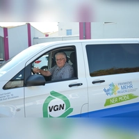 Altlandrat Helmut Weiß fährt mittlerweile auch das „NEA-Mobil”. Ein paar Mal im Monat kutschiert er Menschen durch die Gegend. (Foto: Christa Frühwald)