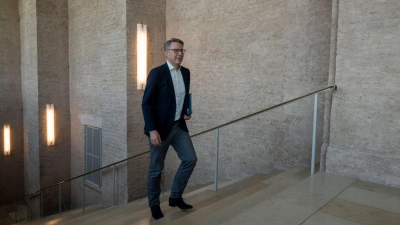 Kunstminister Markus Blume (CSU) hat Pläne für eine Umstrukturierung der bayerischen Staatsmuseen vorgestellt. (Archivbild) (Foto: Peter Kneffel/dpa)