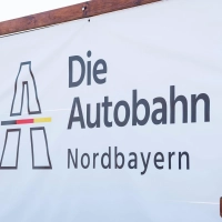 Die Anschlussstelle Wendelstein der Autobahn 73 bleibt in der Nacht zu Sonntag gesperrt, weil Bauarbeiten an einer Brücke erfolgen (Archivbild).  (Foto: Daniel Vogl/dpa)