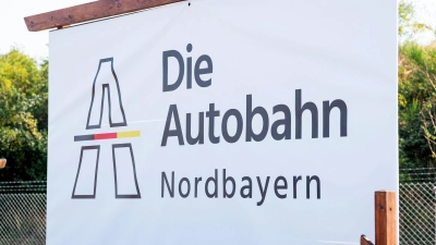 Die Anschlussstelle Wendelstein der Autobahn 73 bleibt in der Nacht zu Sonntag gesperrt, weil Bauarbeiten an einer Brücke erfolgen (Archivbild).  (Foto: Daniel Vogl/dpa)