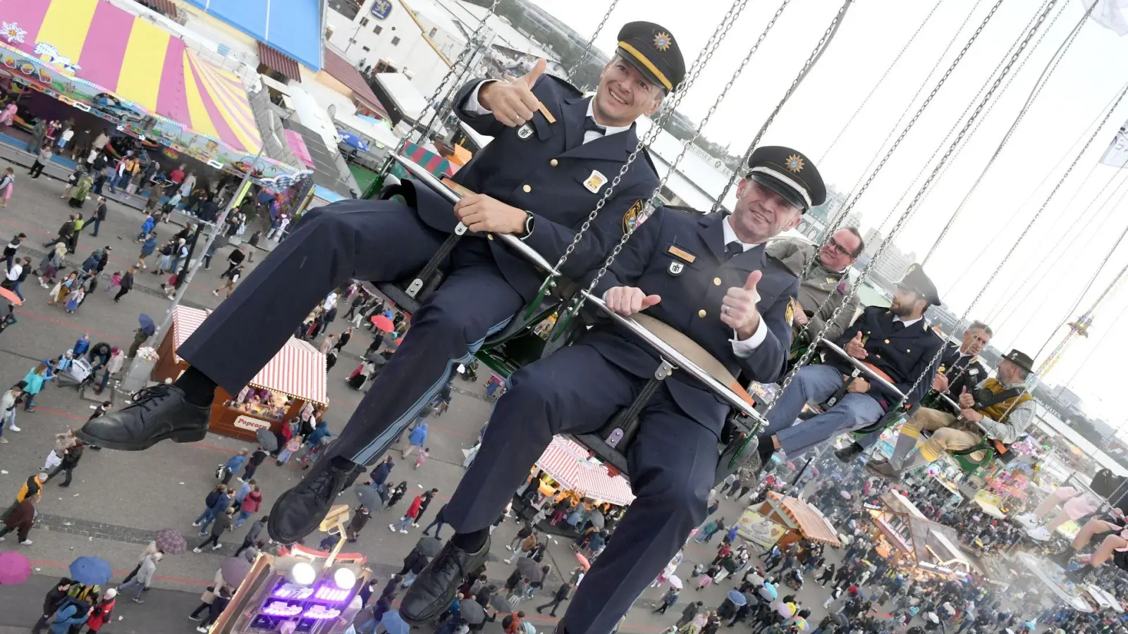 Die Polizei ist mit der „Wiesnwache“ und zahlreichen Einsatzkräften auf dem Oktoberfest präsent. (Symbolbild) (Foto: Felix Hörhager/dpa)