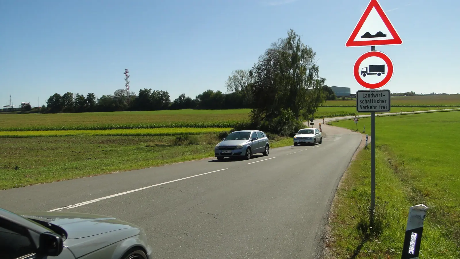 Kommt die Einbahnstraßen-Regelung, wird die Fahrt von Katterbach nach Untereichenbach nicht mehr möglich sein. (Foto: Winfried Vennemann)