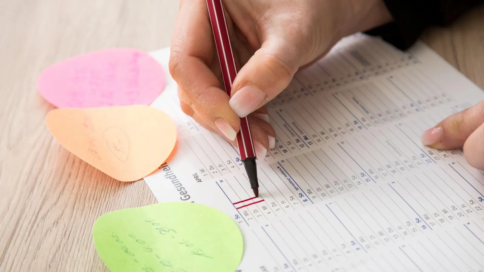 Grundsätzlich sollen Urlaubswünsche von allen Mitarbeitenden berücksichtigt werden (Foto: Christin Klose/dpa-tmn)