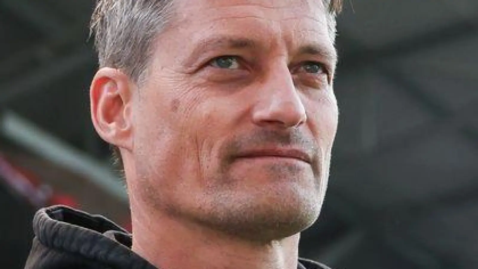 Will offenbar beim FC St. Pauli bleiben: Trainer Alexander Blessin. (Foto: Christian Charisius/dpa)