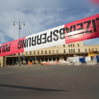 Wegen eines Bombenalarms wurde der Augsburger Hauptbahnhof abgesperrt. (Foto: Felix Kirberg/dpa)