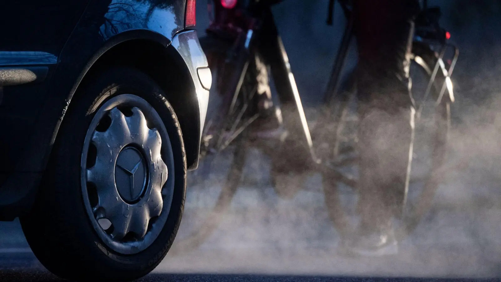 Allein in Deutschland muss Merceds-Benz zehntausende Diesel-Autos wegen des Vorwurfs einer illegalen Abgastechnik zurückrufen. (Foto: Marijan Murat/dpa)
