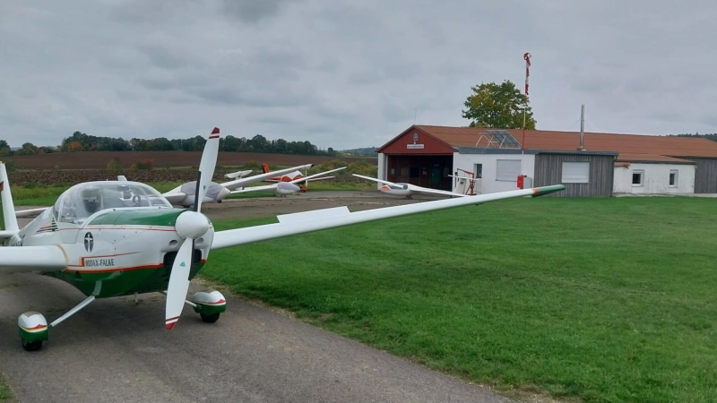 Der Flugbetrieb des Luftsportvereins Dinkelsbühl-Hesselberg startet von der Anlage in Irsingen. (Foto: Luftsportverein/Günter Pomp)