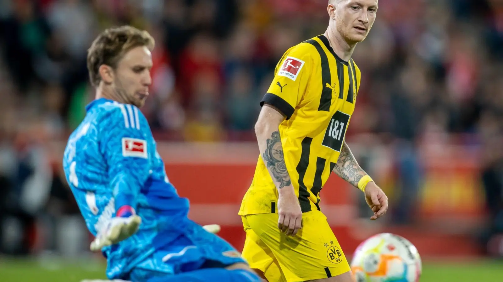 BVB-Kapitän Marco Reus (r) steht vor einer Rückkehr ins Team. (Foto: Andreas Gora/Deutsche Presse-Agentur GmbH/dpa)