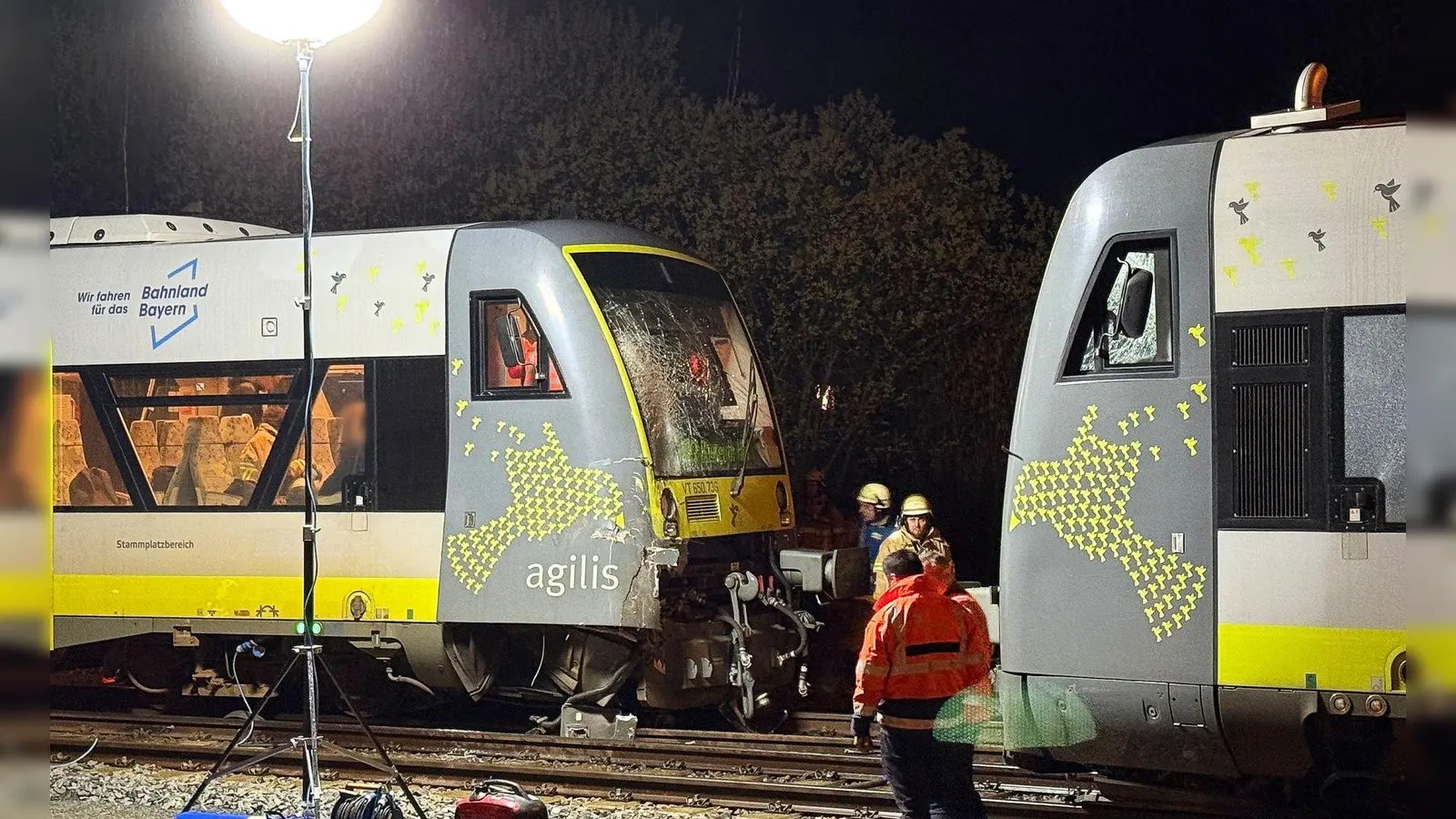 Bei der Kollision zweier Regionalzüge im Bayreuther Hauptbahnhof sind mehrere Menschen verletzt worden. (Symbolbild) (Foto: Ferdinand Merzbach/News5/dpa)