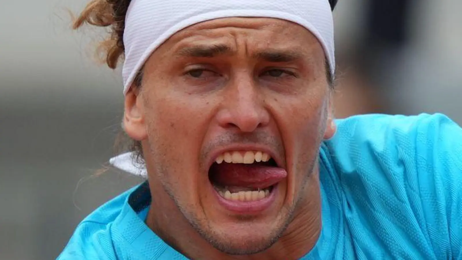 Alexander Zverev hat die dritte Runde des Turniers in Rom erreicht. (Foto: Andrew Medichini/AP/dpa)