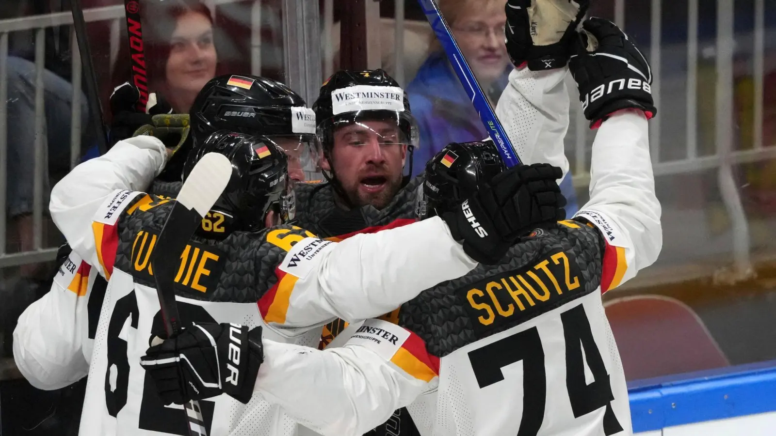 Deutschland richtet die Eishockey-Weltmeisterschaft 2027 aus. (Foto: Roman Koksarov/AP/dpa)