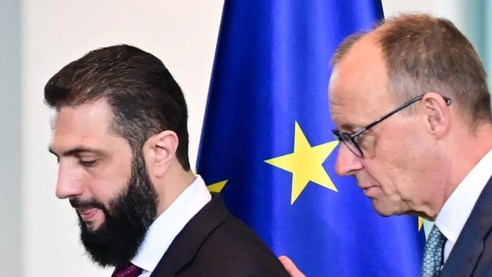 Der Besuch von Syriens Übergangspräsident Al-Scharaa in Berlin stieß nicht nur bei Angehörigen syrischer Minderheiten auf Kritik. (Archivfoto) (Foto: Sebastian Christoph Gollnow/dpa)