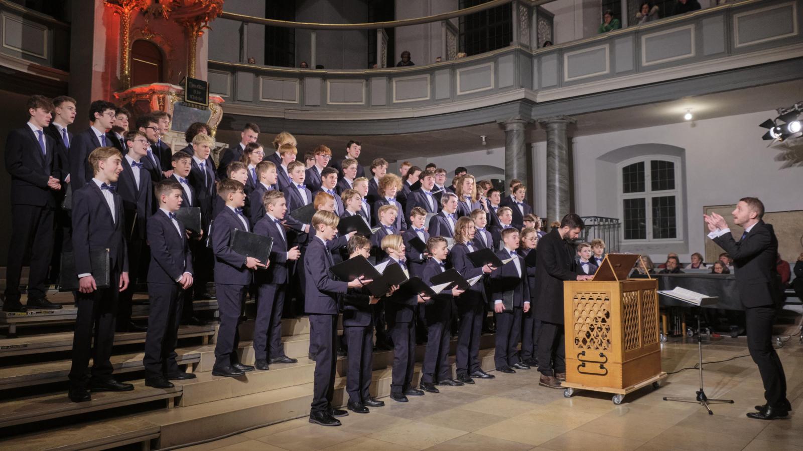 windsbacher-knabenchor-eindrucksvolles-konzert-in-ansbach-flz-de