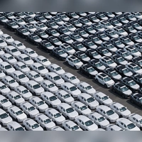 Für den Export bestimmte Autos im Hafen von Shanghai. (Symbolbild) (Foto: Uncredited/CHINATOPIX via AP/dpa)