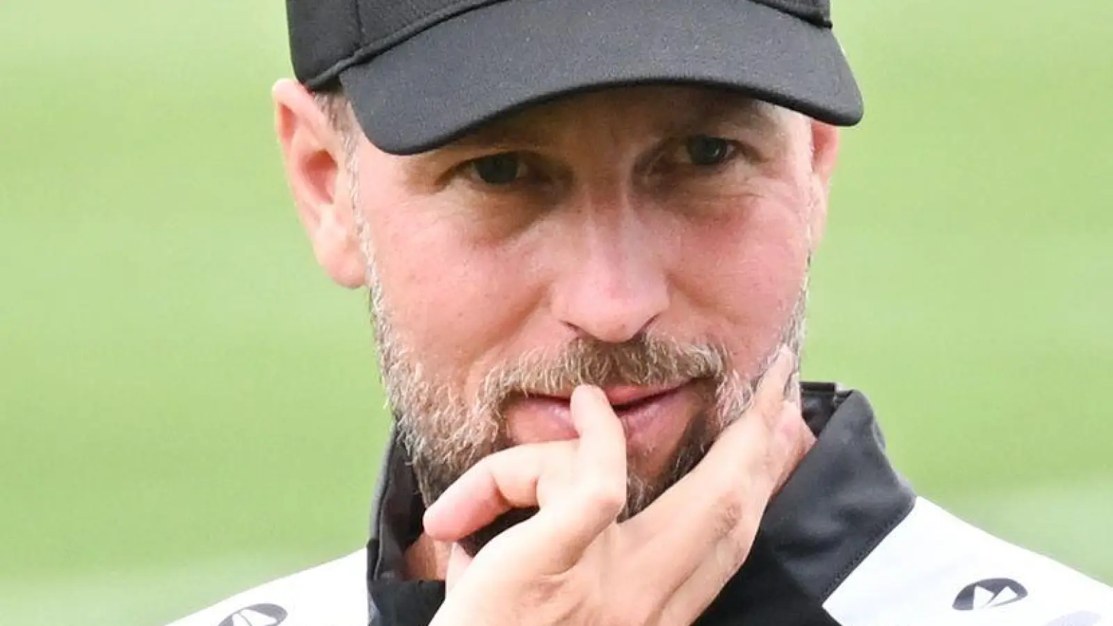 VfB-Trainer Sebastian Hoeneß hofft auf die Verpflichtung von Real-Talent Chema Andres. (Foto: Bernd Weißbrod/dpa)