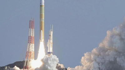 Eine H3-Rakete hebt vom Tanegashima Space Center in Kagoshima in Südjapan ab. (Foto: -/Kyodo News via AP/dpa)