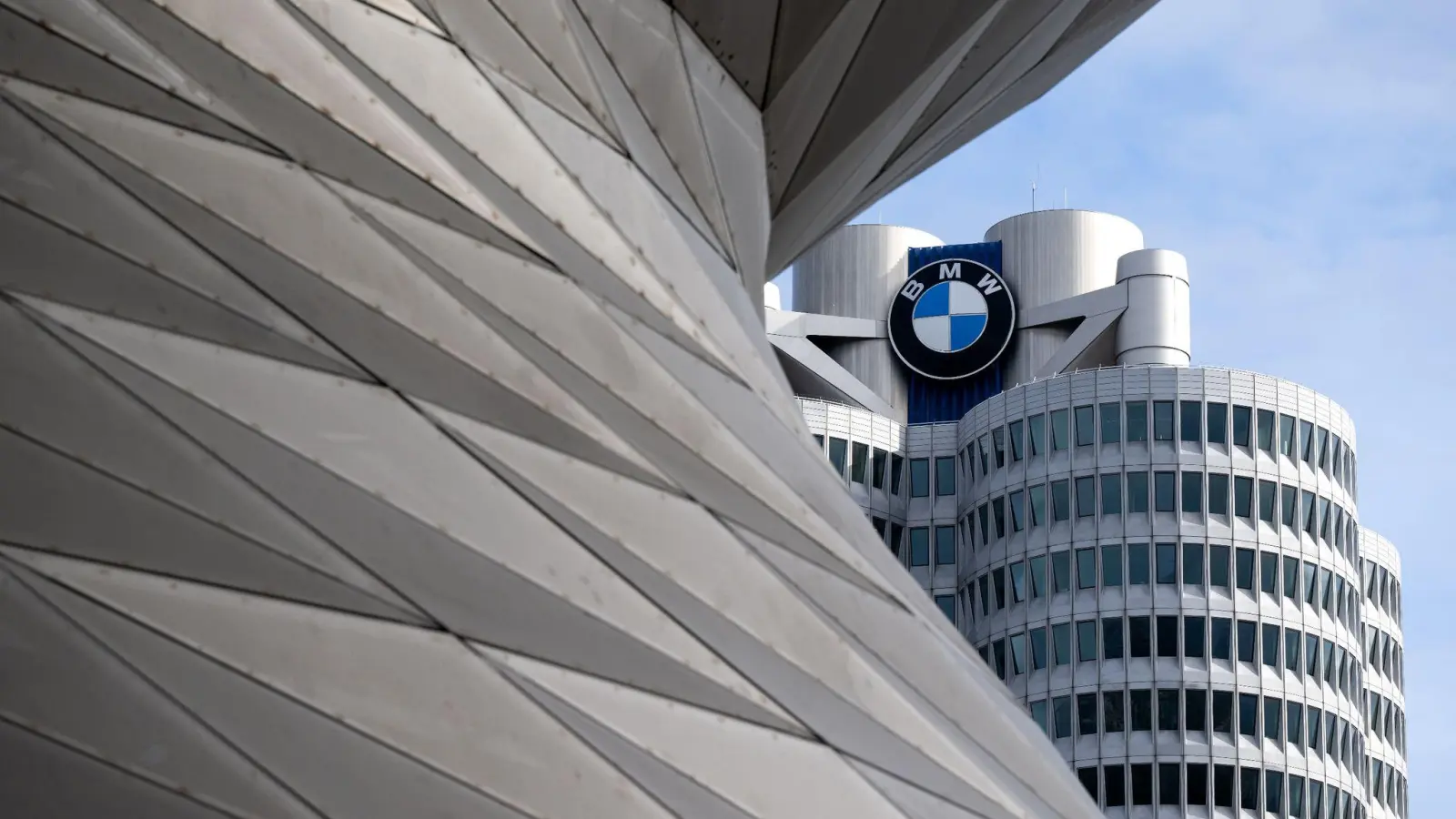 BMW profitierte von höheren Preisen für Neuwagen. (Foto: Sven Hoppe/dpa)