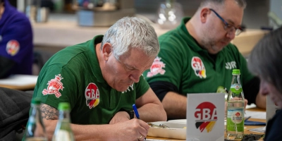 Bewertet wurden die Teams am Samstag von einer 22-köpfigen Jury der German Barbecue Association (GBA). (Foto: Mirko Fryska)