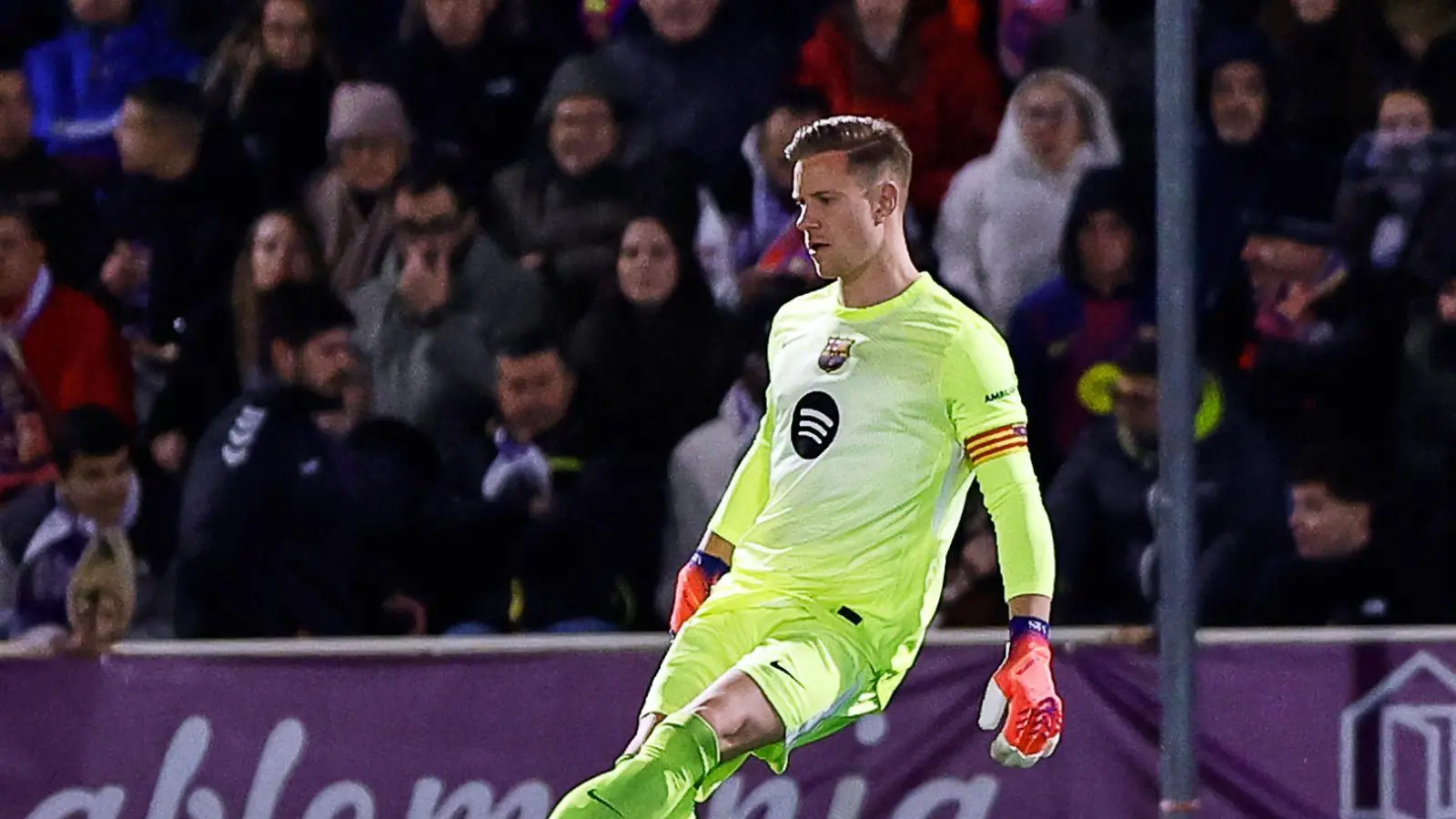 Torwart Marc-André ter Stegen&nbsp;hat sich nichts Ernstes zugezogen. (Archivbild) (Foto: Rudy Garcia/AP/dpa)