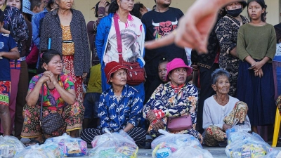 Der Konflikt zwischen Thailand und Kambodscha hat bereits über 500.000 Zivilisten in die Flucht getrieben.  (Foto: Heng Sinith/AP/dpa)