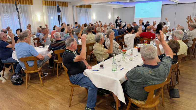 Die Mitglieder der VR-Bürgerenergie Rothenburg fassten bei der Generalversammlung die notwendigen Beschlüsse einstimmig. (Foto: VR-Bank Mittelfranken Mitte eG/Miriam Moll)