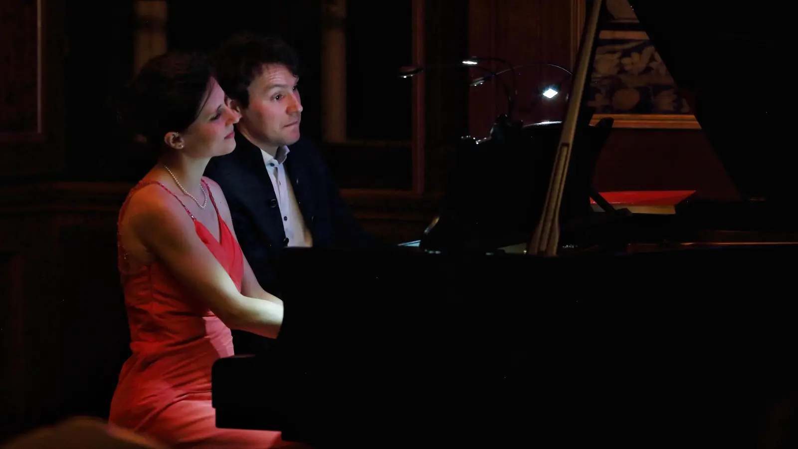 Hat ein feines Gespür für Zwischentöne: das Klavierduo Glemser, Franziska und Florian Glemser. (Foto: Thomas Wirth)