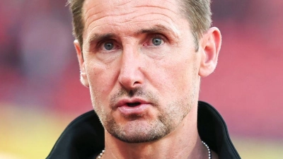 Letzter Saisonstopp in Hannover: Nürnbergs Trainer Miroslav Klose. (Archivbild)  (Foto: Daniel Karmann/dpa)