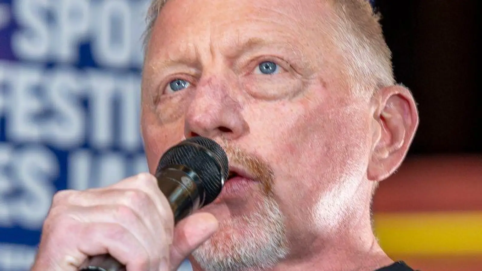 Boris Becker spricht am Rand der „FISU World Univeristy Games“ über seine Karriere und Ratschläge an junge Sportlerinnen und Sportler. (Foto: David Inderlied/dpa)