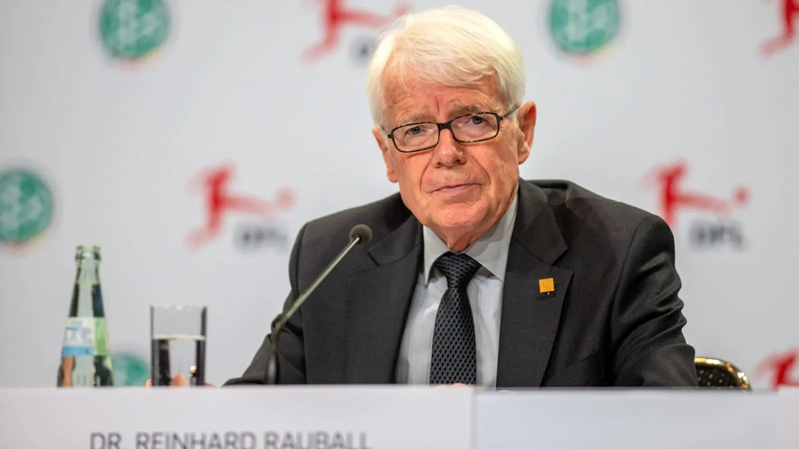 Wird nicht erneut für das Amt des BVB-Vereinspräsidenten kandidieren: Reinhard Rauball. (Foto: Andreas Gora/dpa)