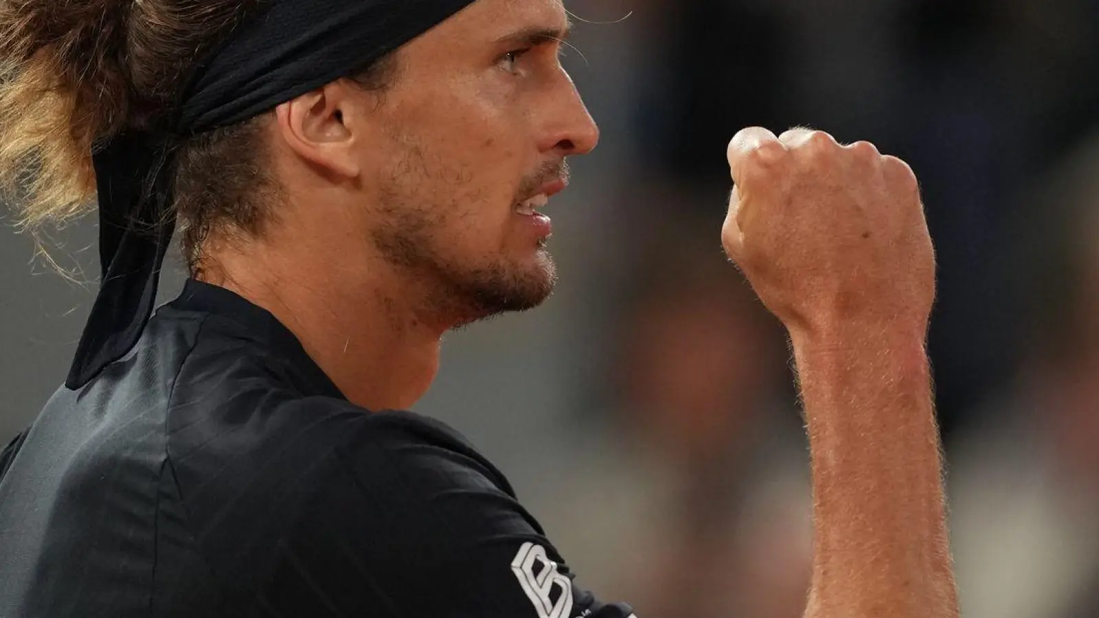 Alexander Zverev will in Paris noch zwei Siege bejubeln.  (Foto: Thibault Camus/AP/dpa)