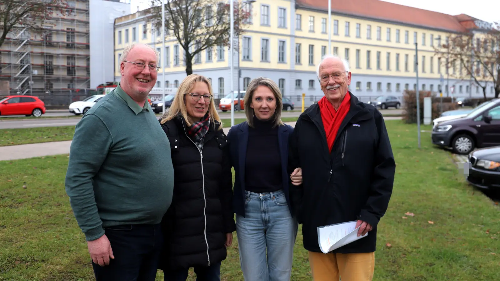 Sie treten für die ÖDP zur Wahl an (von links): Stadtrat Martin Berberich, Sandra Carle-Wolf, Julia Dell und Fraktionschef Friedmann Seiler. (Foto: Oliver Herbst)