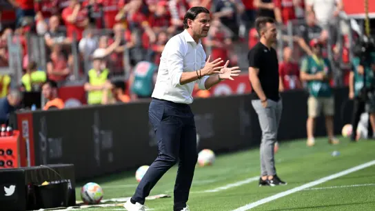 Leverkusens Trainer Gerardo Seoane konnte die Niederlage seines Teams nicht verhindern. (Foto: Federico Gambarini/dpa)