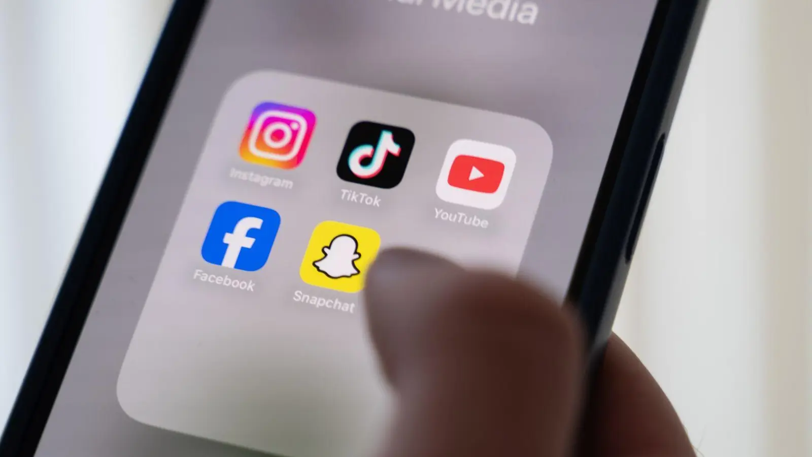 Der Bundestag will künftig auch auf Tiktok aktiv werden. (Symbolbild) (Foto: Alicia Windzio/dpa)