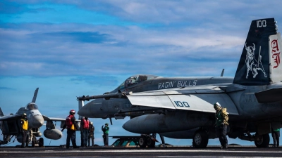 In der Region ist unter anderem der US-Flugzeugträger „Gerald R. Ford“ im Einsatz. (Archivbild) (Foto: Uncredited/U.S. Central Command/dpa)