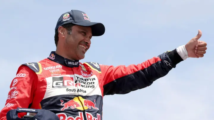 Rennfahrer Nasser Al-Attiyah hat 2023 die Rallye Dakar zum fünften Mal gewonnen. (Foto: Ricardo Mazalan/AP/dpa)