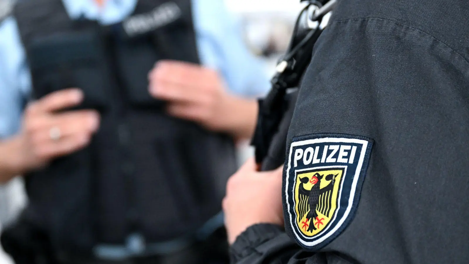Immer häufiger gehen Straftaten gegen Bundespolizisten in die Statistik ein. (Symbolbild) (Foto: Sven Hoppe/dpa)