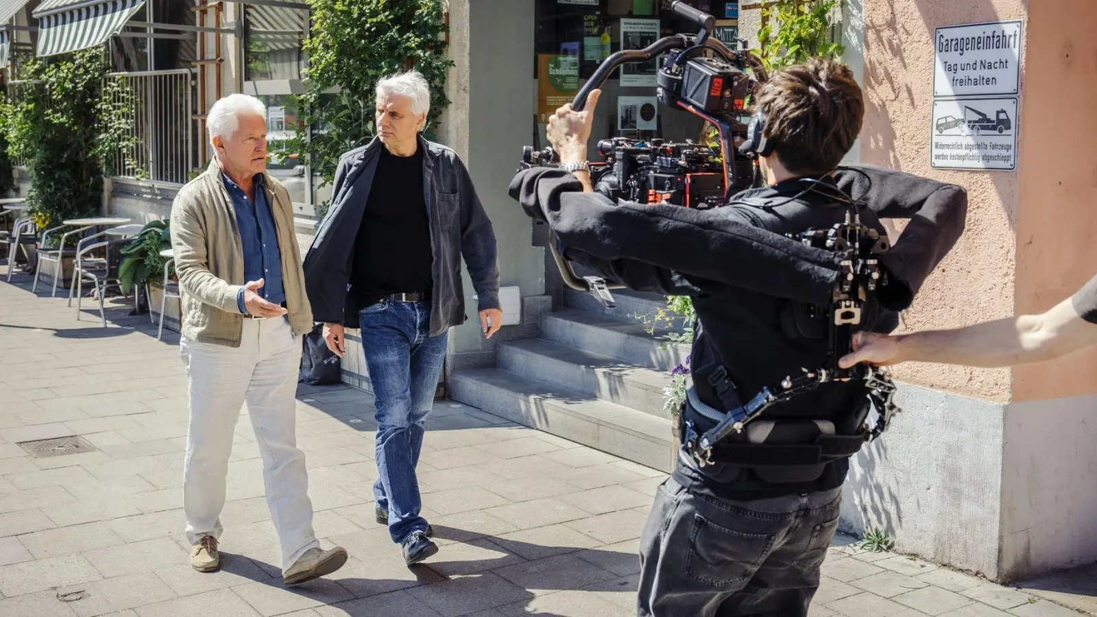 Die Schauspieler verabschieden sich gemeinsam, ihre Rollen gehen zusammen in Pension.  (Foto: BR/NEUESUPER GmbH/dpa)