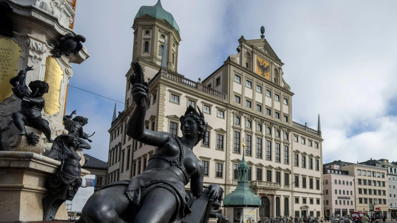In Augsburg muss in der Stichwahl entschieden werden, wer Chefin oder Chef im Rathaus wird. (Archivbild)  (Foto: Stefan Puchner/dpa)