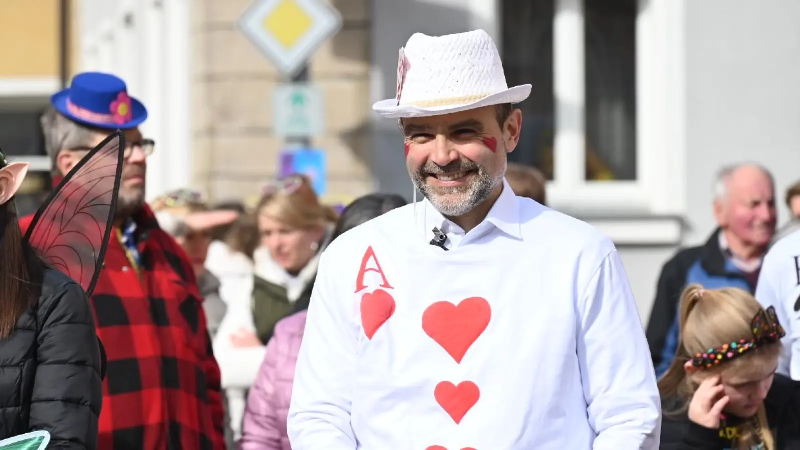 Will Bürgermeister von Leutershausen bleiben: Markus Liebich, hier als Herz Ass beim jüngsten Faschingsumzug. (Foto: Wolfgang Grebenhof)