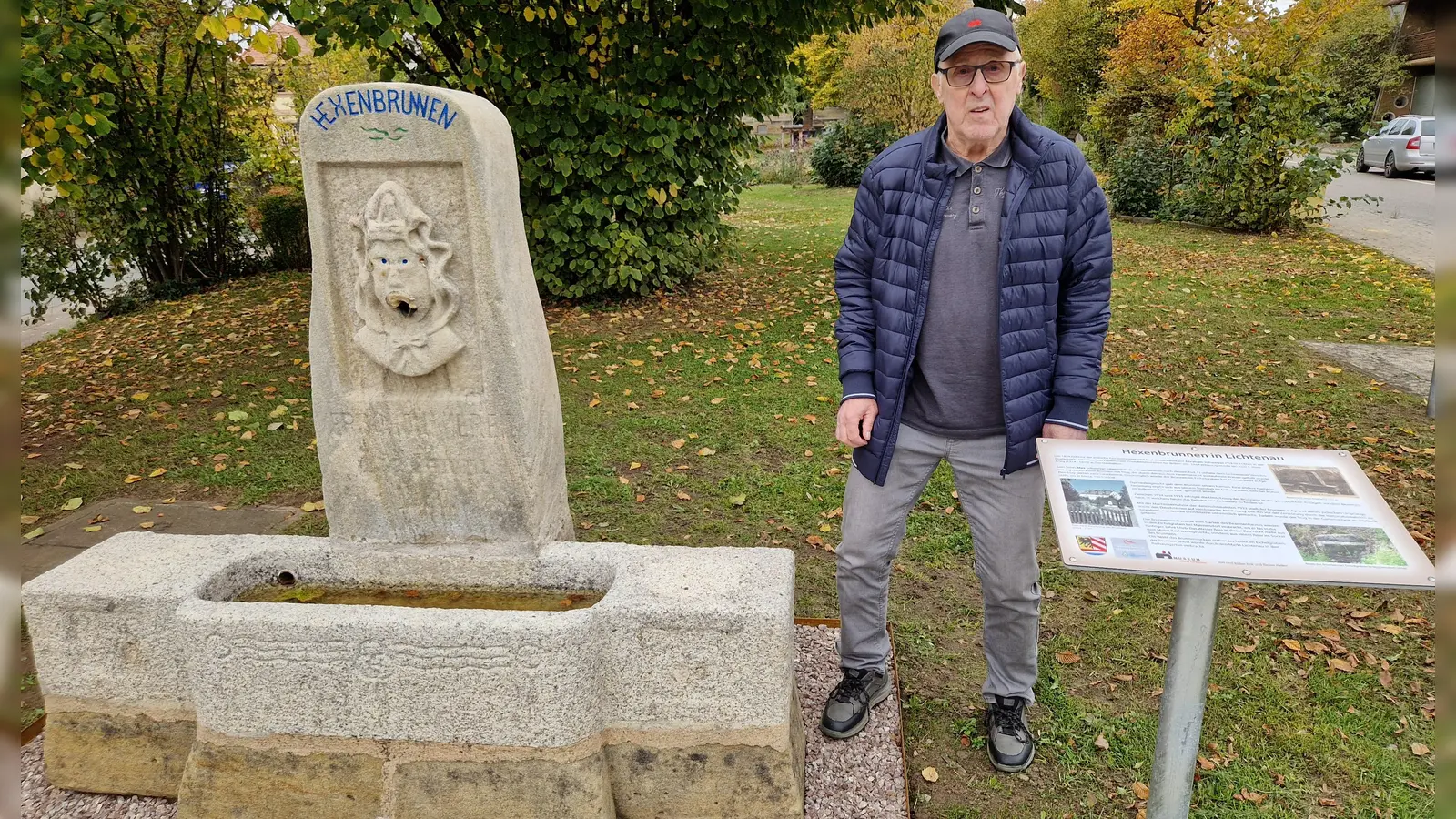 Für die Infotafel zum Hexenbrunnen hat Reiner Heller spannende Fakten zusammengetragen. (Foto: Andrea Walke)
