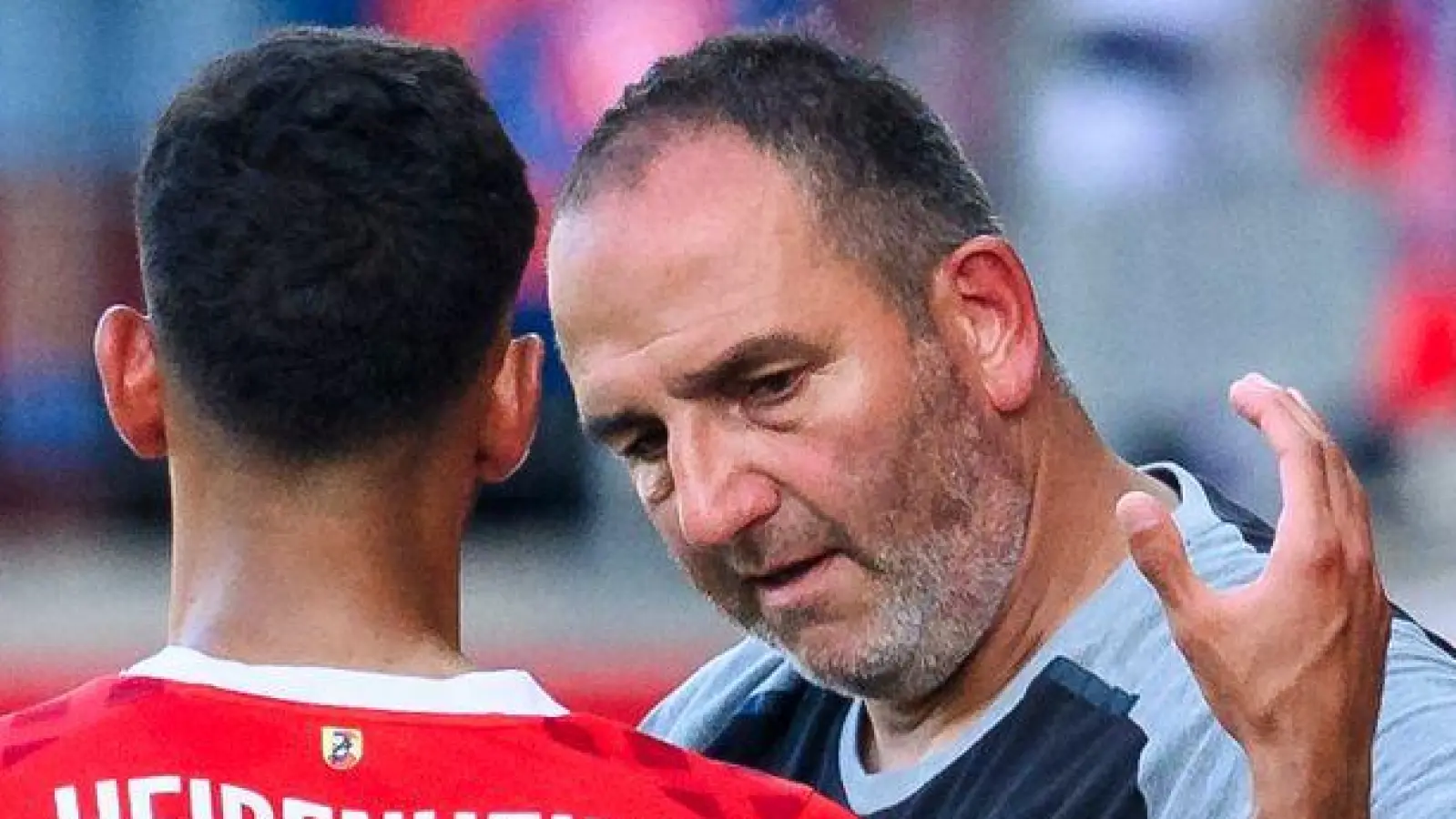 „Wenn Eren Hilfe braucht, kriegt er sie“: Frank Schmidt ist für seinen Schützling da. (Archivbild) (Foto: Tom Weller/dpa)