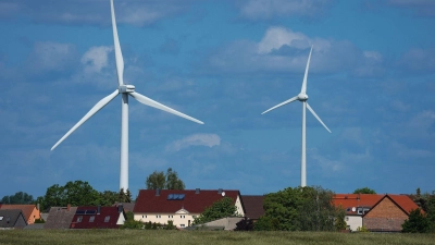 Windräder drehen sich nahe Dabergotz in Brandenburg. (Foto: Soeren Stache/dpa)