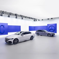 Limousine und Kombi der neuen C-Klasse sollen noch im Herbst zu Preisen ab 48.844 Euro auf den Markt kommen. (Foto: Mercedes-Benz AG/dpa-tmn)