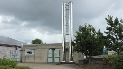 Seit 2003 betreiben die Dinkelsbühler Stadtwerke ein Nahwärmenetz. Die Energie wird im Heizwerk am Südring erzeugt. Aufgrund der stetig steigenden Zahl an Abnehmern muss nun dort nachgerüstet werden. (Foto: Markus Weinzierl)
