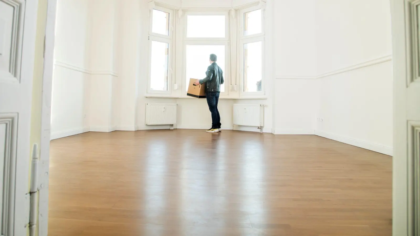 Eigentum erworben? Allein mit dem Kaufpreis ist es nicht getan. Der Fiskus möchte auch Grunderwerbsteuer sehen. (Foto: Christin Klose/dpa-tmn)