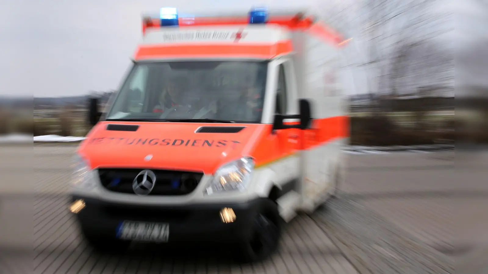 Bei dem Vorfall in Missen-Wilhams wurden laut Polizei zwei Menschen leicht verletzt. (Symbolbild) (Foto: Stephan Jansen/dpa)